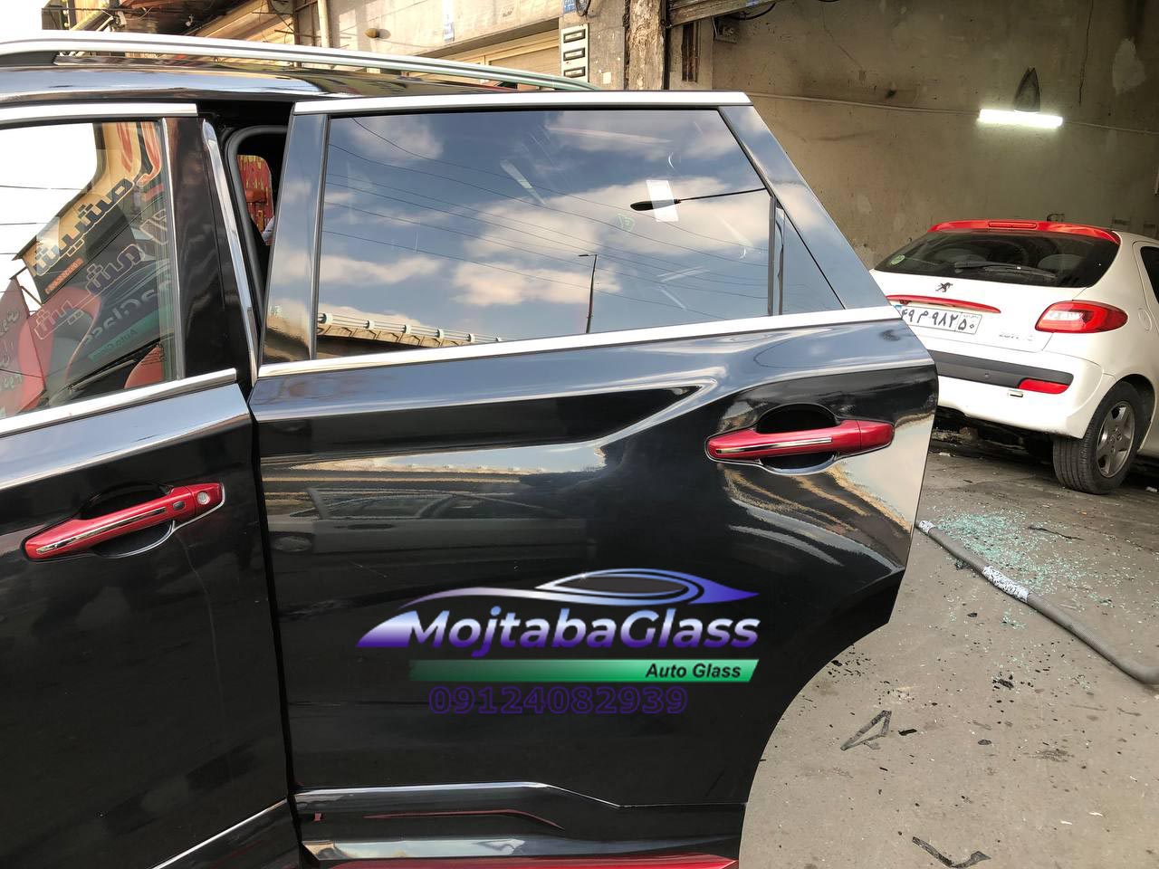 شیشه درب عقب SWM
